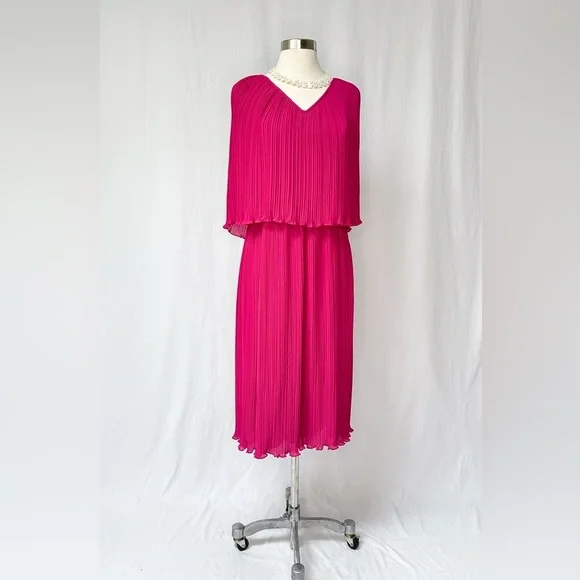 Vintage Chisholm Halle Fuchsia Pink Pleated Cape Top Holiday Dress Halle Bros. - Picture 8 of 10